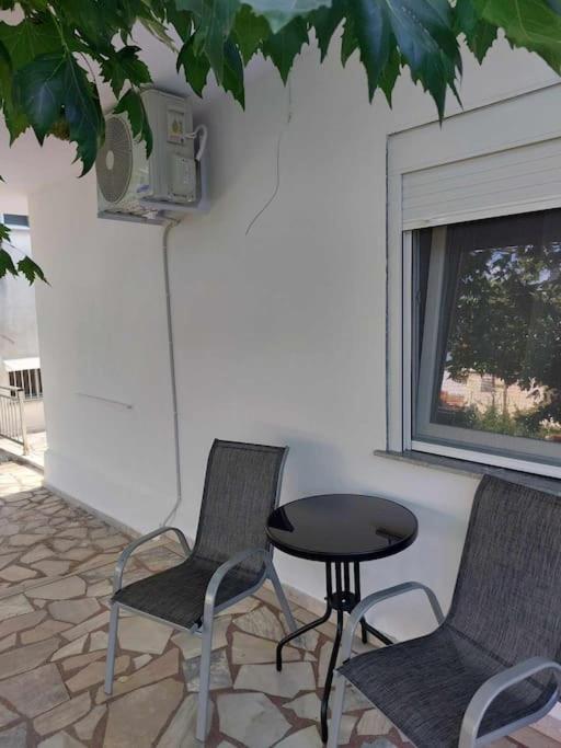 Studio Με Όλες Τις Ανέσεις Vétrina Buitenkant foto
