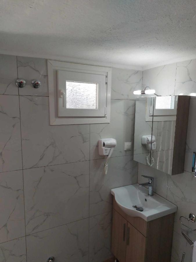 Studio Με Όλες Τις Ανέσεις Vétrina Buitenkant foto