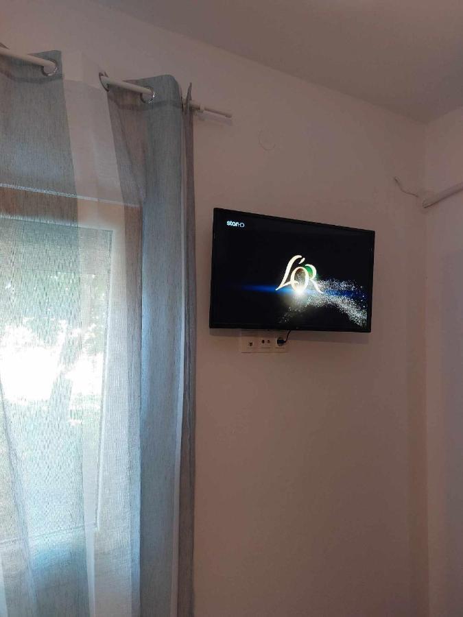 Studio Με Όλες Τις Ανέσεις Vétrina Buitenkant foto