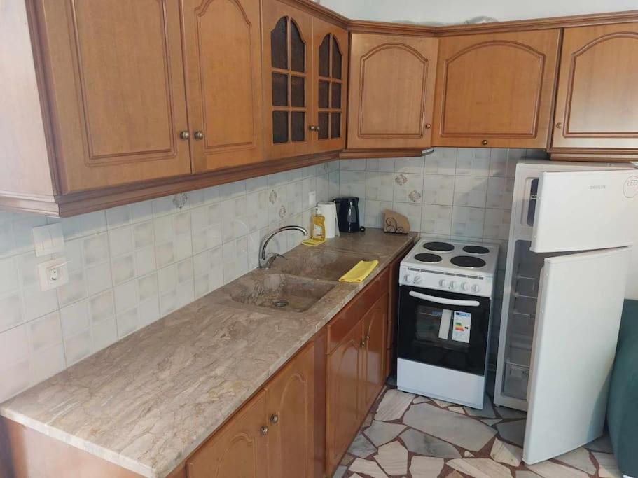 Studio Με Όλες Τις Ανέσεις Vétrina Buitenkant foto